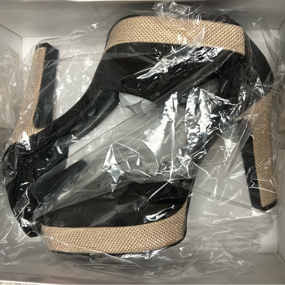 Chunky Heels - Picture 4 of 4